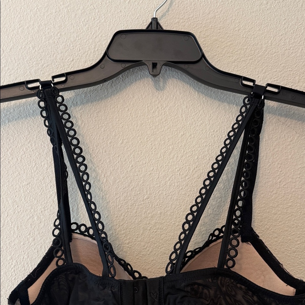Victoria's Secret Black Lace Underwire Bra - Picture 2 of 3